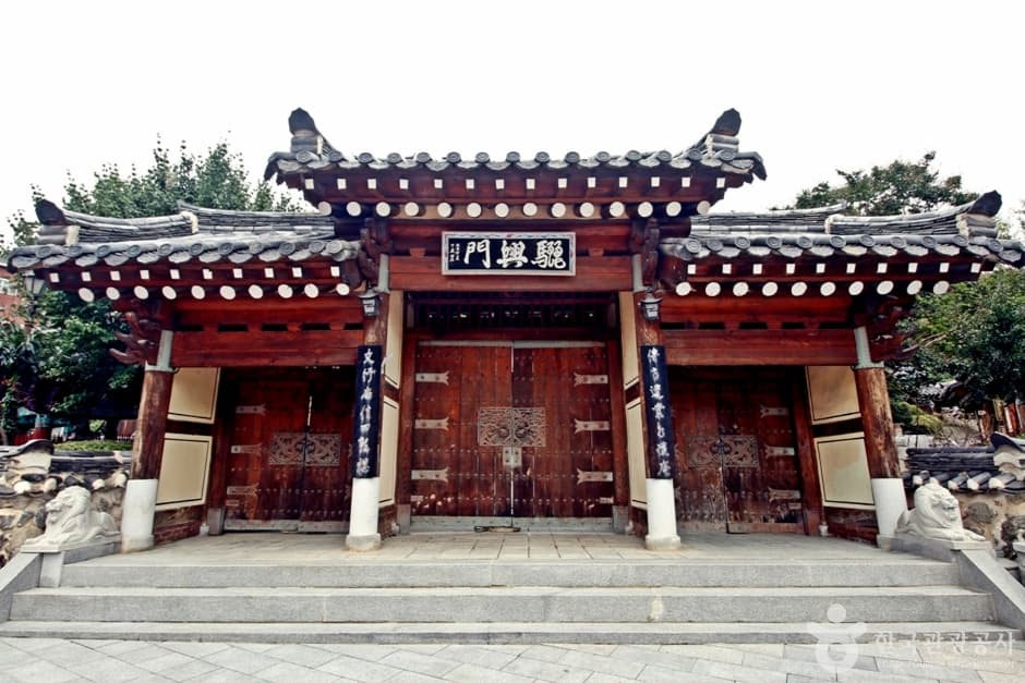 사교루
