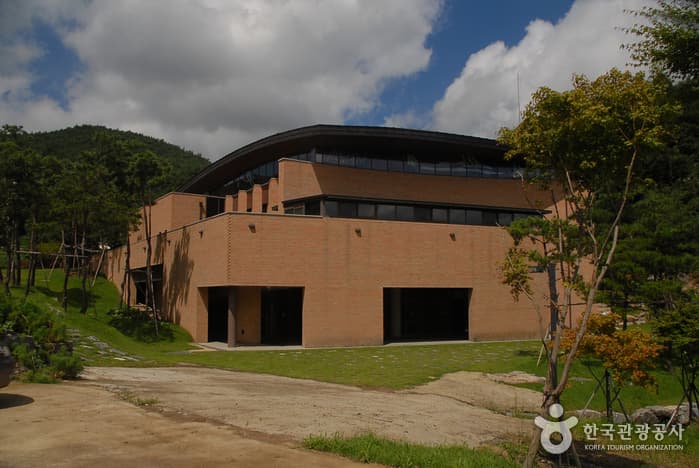 Cheongyang Daracgol Julmudeom Holy Site (청양 다락골 줄무덤 성지) 5