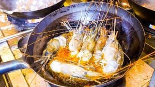 OMG Sri Lankan Seafood at MINISTRY OF CRAB! | Food Tour in Colombo, Sri Lanka!