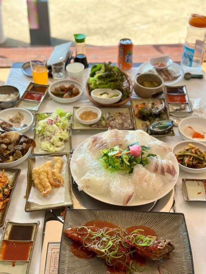 모항자연산횟집 4