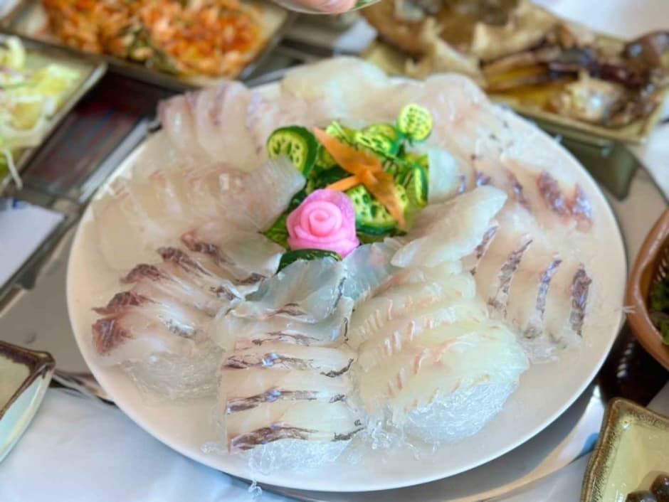 모항자연산횟집 6