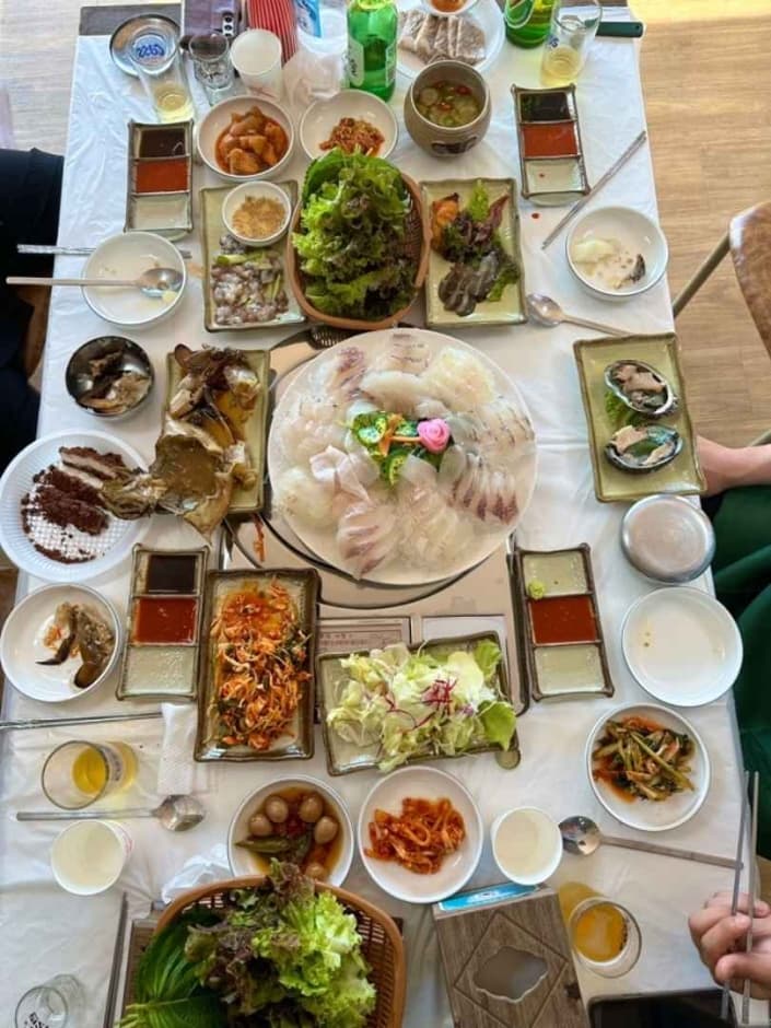 모항자연산횟집 7