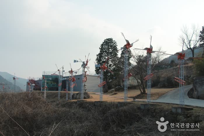Wind Trace Art Museum (๋ฐ๋ํ์ ๋ฏธ์ ๊ด) 5