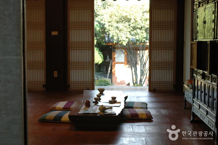 House of Choi Seung-hyo (์ต์นํจ๊ฐ์ฅ) 1