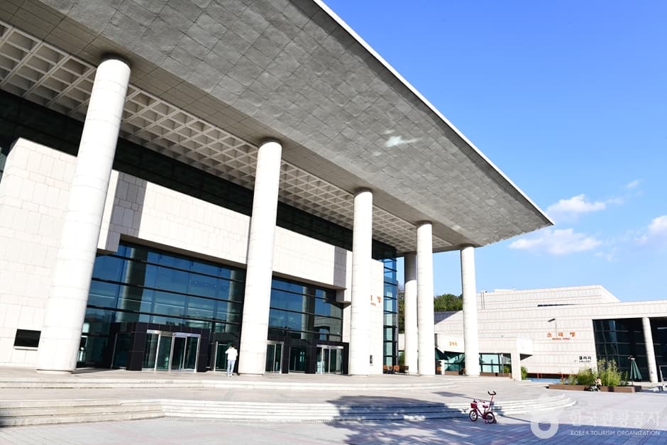 Gwangju Arts Center (๊ด์ฃผ์์ ์์ ๋น) 4