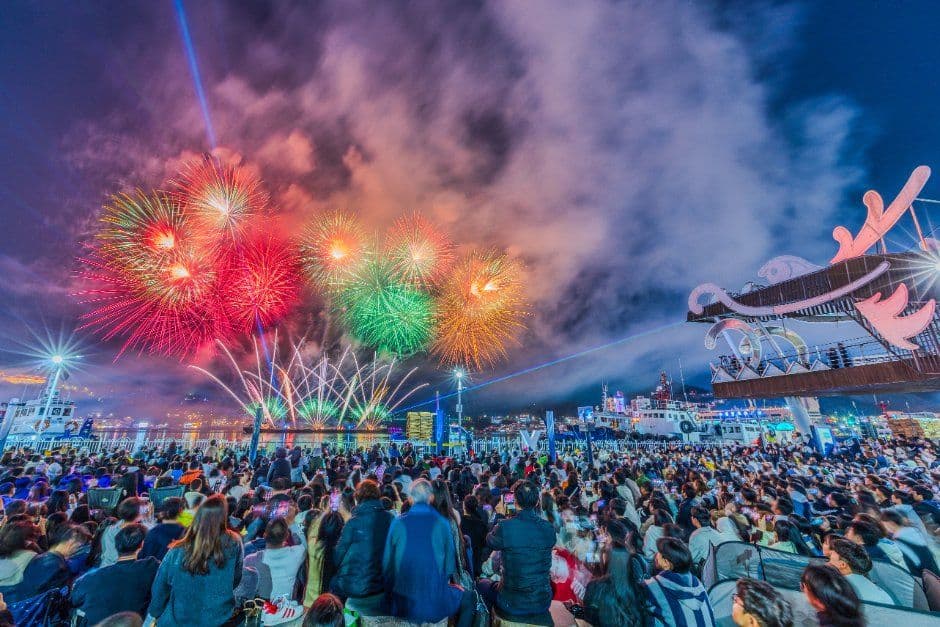 Yeosu Night Sea Fireworks Festival (여수밤바다 불꽃축제) 3