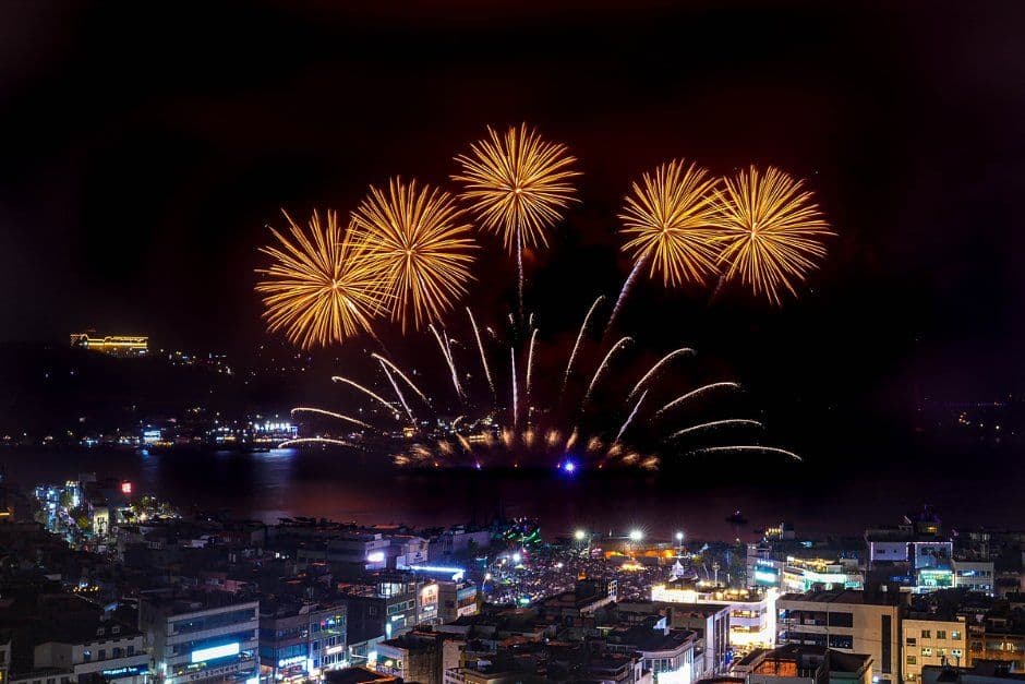 Yeosu Night Sea Fireworks Festival (여수밤바다 불꽃축제) 1